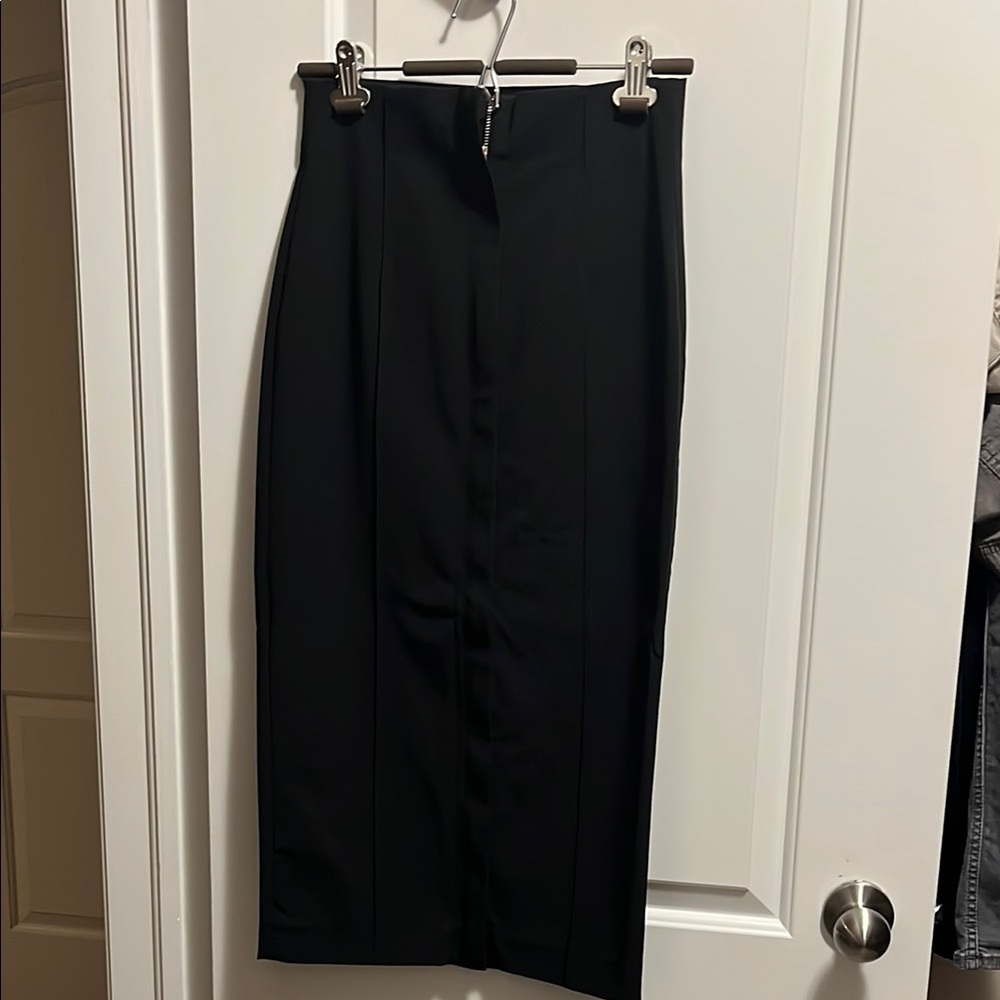 Elegant Black Pencil Skirt